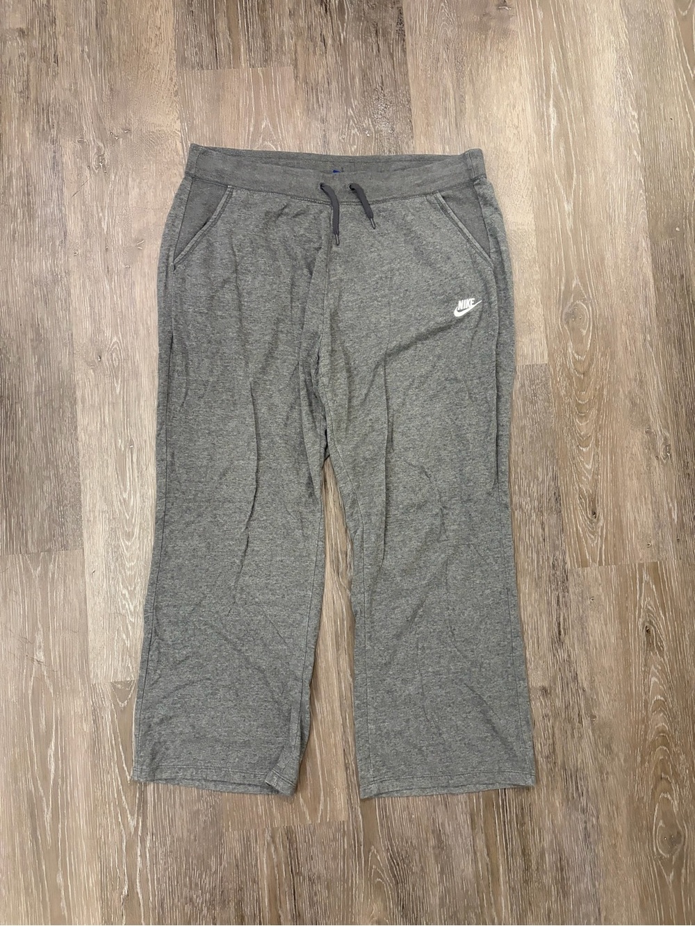 Nike Women’s Gray Sweatpants